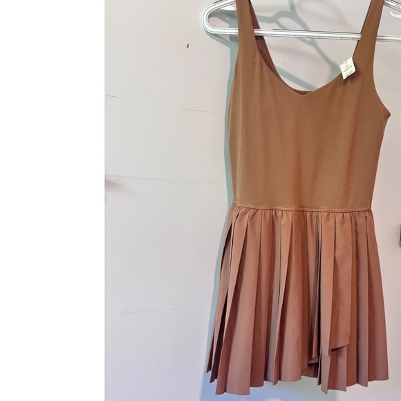 OFFLINE By Aerie You Serve Pleated Dress Size Medium - Picture 5 of 11